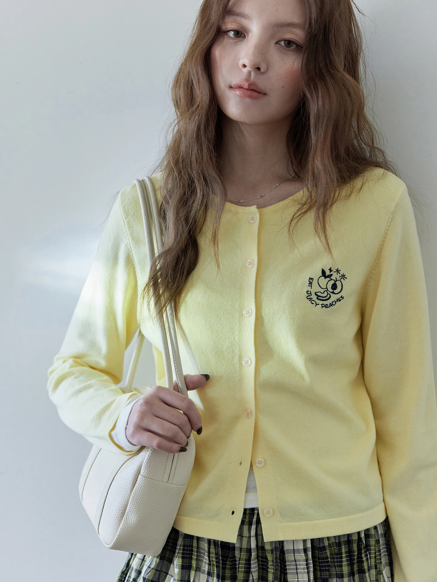 Momolife Embroidered Color Block Design Women's Silk Knitted Shirt Spring Casual Loose Fit Long Sleeve round Neck Warmth Feeling
Momolife Embroidered Color Block Design Women's Silk Knitted Shirt Spring Casual Loose Fit Long Sleeve round Neck Warmth Feeling