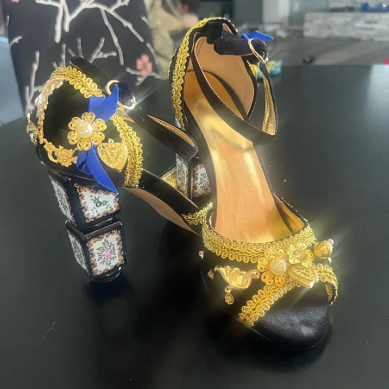 Black Velvet Pearl Special-Shaped Peep Toe Sandals Flower Bow Pumps Woman Summer 2025 Buckles High Heel Shoes for Women
Black Velvet Pearl Special-Shaped Peep Toe Sandals Flower Bow Pumps Woman Summer 2025 Buckles High Heel Shoes for Women