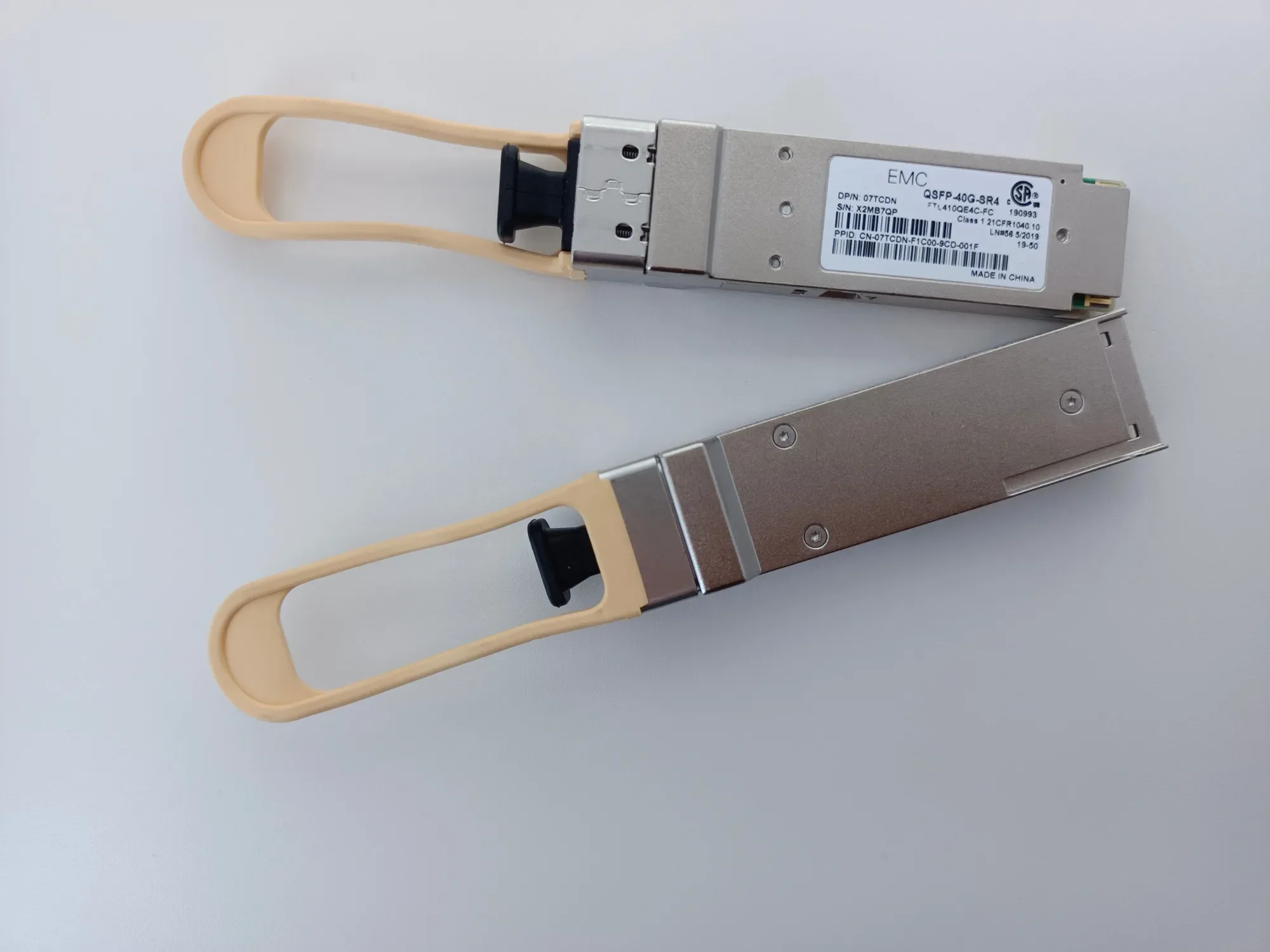 40G Fiber Module QSFP-40G-SR4 FTL410QE4C-FC 07TCDN FTL410QE3C-FC MPO 40GB QSFP Fiber Optical Module
40G Fiber Module QSFP-40G-SR4 FTL410QE4C-FC 07TCDN FTL410QE3C-FC MPO 40GB QSFP Fiber Optical Module