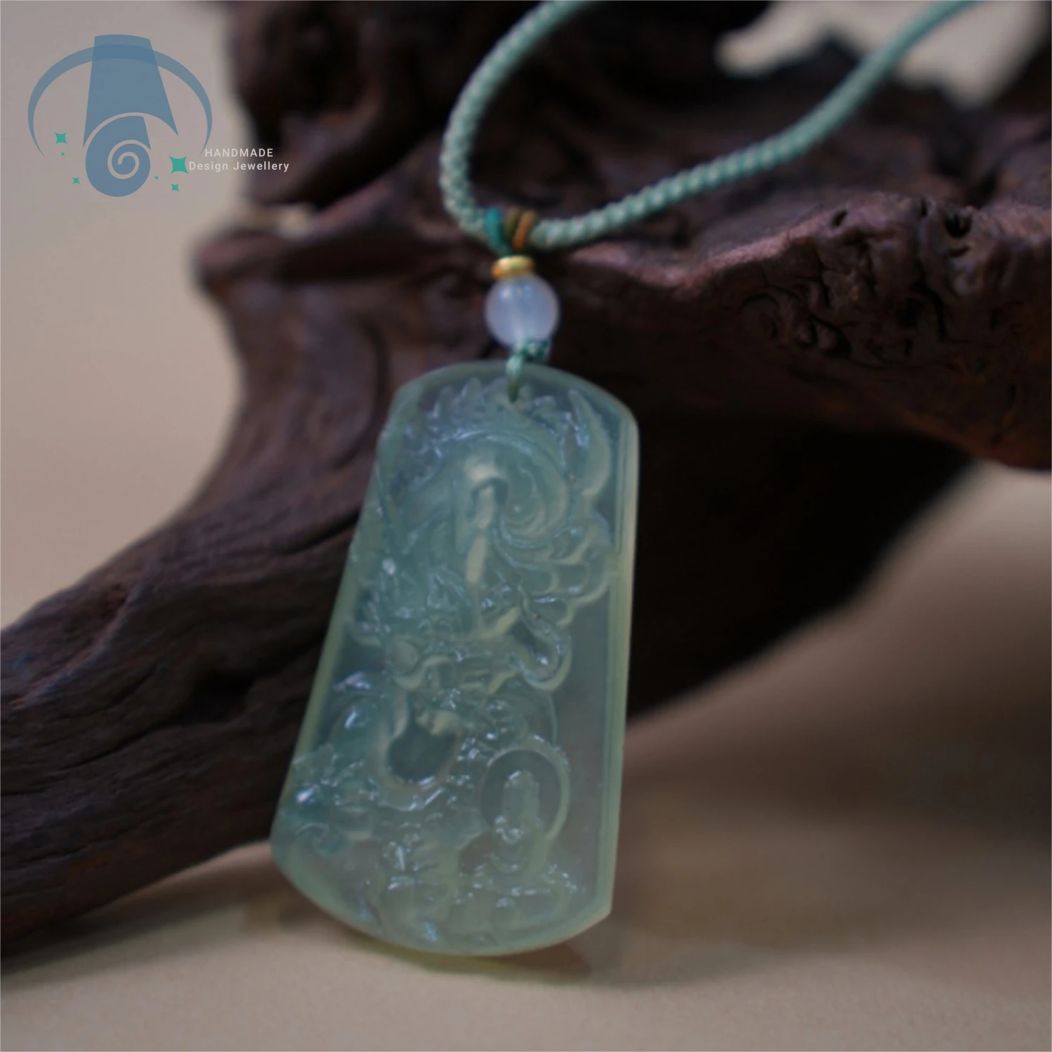 High Ice Grade Watery Xiuyu Jade Dragon Pendant Necklace Carved Dragon Pattern Pendant Couple Matching Jewelry For Men Women Gif
High Ice Grade Watery Xiuyu Jade Dragon Pendant Necklace Carved Dragon Pattern Pendant Couple Matching Jewelry For Men Women Gif
