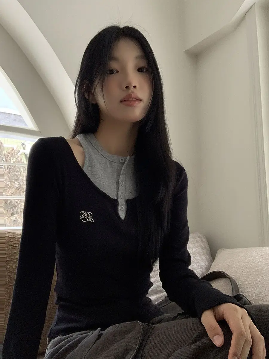 Retro bm style contrasting color fake two-piece long-sleeved T-shirt for women colege style casual versatile bottoming shirt top
Retro bm style contrasting color fake two-piece long-sleeved T-shirt for women colege style casual versatile bottoming shirt top
