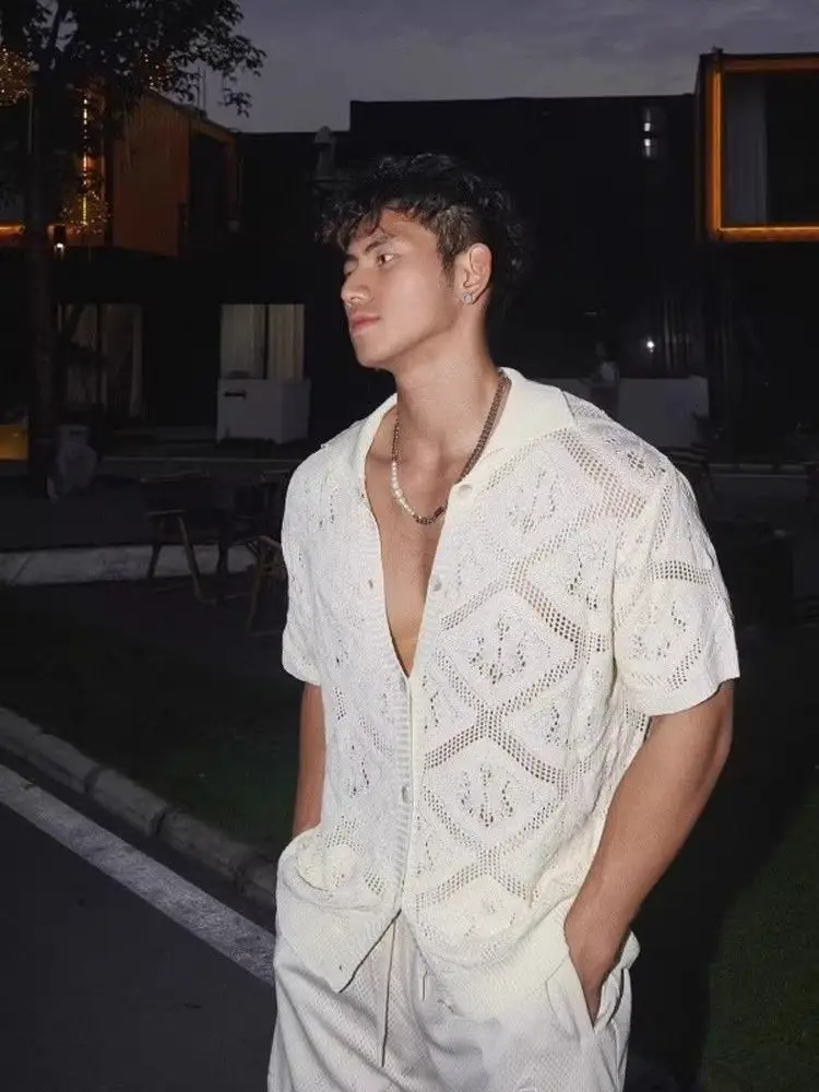 American knitted hollow shirt men's summer 2025 new textured sunscreen light breathable loose top jacket
American knitted hollow shirt men's summer 2025 new textured sunscreen light breathable loose top jacket