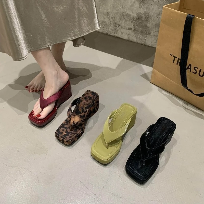 Platform Thick Sole Women's Slippers 2026 Summer Wedges Heels Slides Ladies Comfort Height Increase Vacation Flip Flop Shoes
Platform Thick Sole Women's Slippers 2026 Summer Wedges Heels Slides Ladies Comfort Height Increase Vacation Flip Flop Shoes