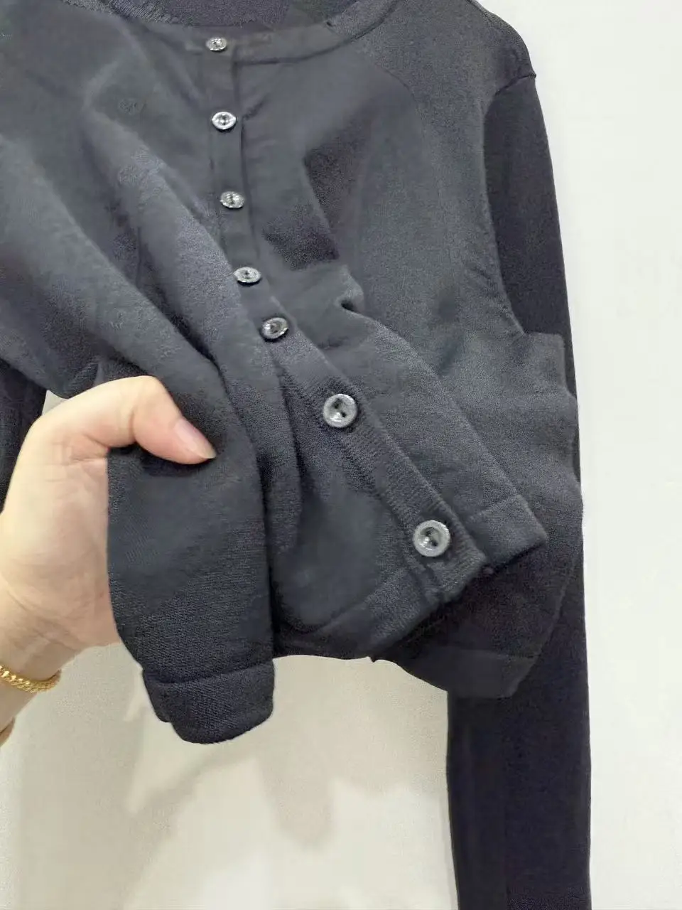 Black Women's O-Neck Short Knitted Cardigan Coat Versatile Single-Breasted Ladies 2026 Spring New Sweater
Black Women's O-Neck Short Knitted Cardigan Coat Versatile Single-Breasted Ladies 2026 Spring New Sweater