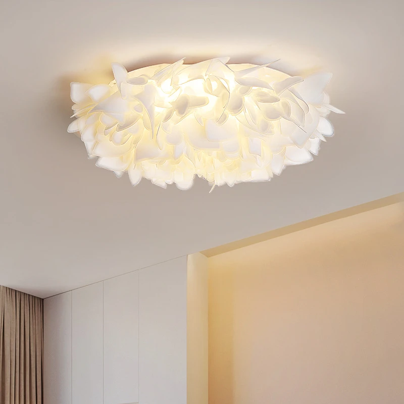 Bedroom lamp petals simple modern warm romantic Nordic master bedroom ceiling lamp
Bedroom lamp petals simple modern warm romantic Nordic master bedroom ceiling lamp