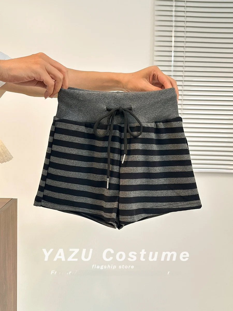 Retro High Waist Striped Knitted Shorts Women's Summer New Style Slimming Flared Pants Casual Commute Elegant Simple Design
Retro High Waist Striped Knitted Shorts Women's Summer New Style Slimming Flared Pants Casual Commute Elegant Simple Design
