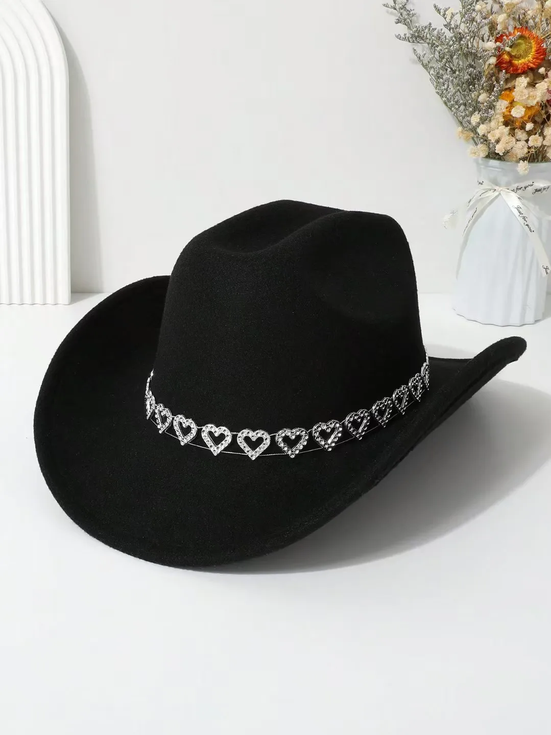 Western Cowboy Hat for Men & Women, Wide Brim Cowgirl Hat, All-Season for Party Cosplay Holiday Stage Beach Outdoor Use
Western Cowboy Hat for Men & Women, Wide Brim Cowgirl Hat, All-Season for Party Cosplay Holiday Stage Beach Outdoor Use