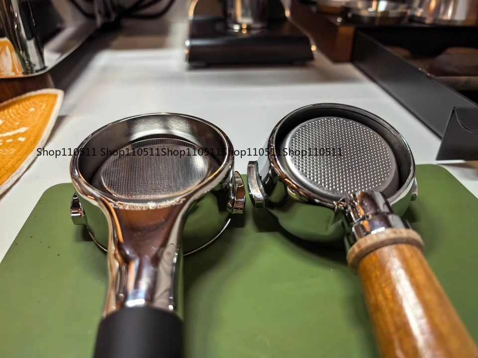 Плоская бездонная ручка для кофе, черный орех весом 400 грамм, подходит для E61, подходит для миски для суставов.
Плоская бездонная ручка для кофе, черный орех весом 400 грамм, подходит для E61, подходит для миски для суставов.