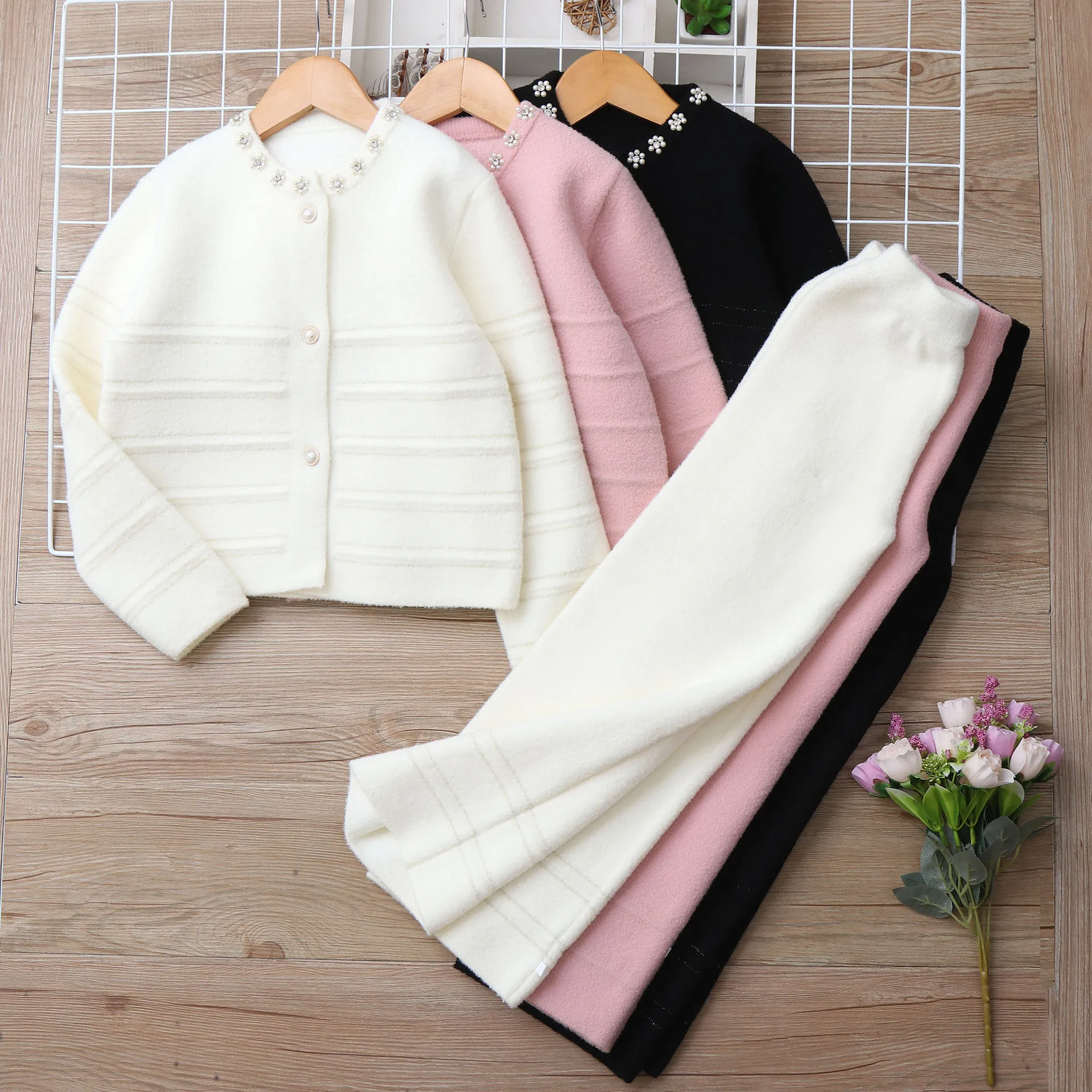 Girls Small Fragrant Style Korean Velvet Set Girls 2025 New Sweater Pants Set Knitted Sweater Girls Two Piece Set Autumn Winter
Girls Small Fragrant Style Korean Velvet Set Girls 2025 New Sweater Pants Set Knitted Sweater Girls Two Piece Set Autumn Winter