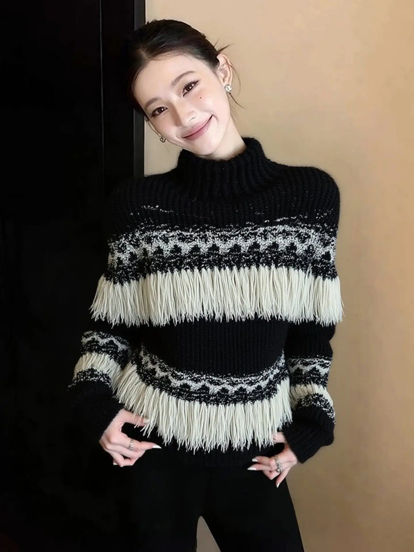 Color Block Knit Top - 2026 Spring New Long Sleeve Fringed Sweater, Korean Style Crop Chic Black White Luxury Tassel Pullovers
Color Block Knit Top - 2026 Spring New Long Sleeve Fringed Sweater, Korean Style Crop Chic Black White Luxury Tassel Pullovers