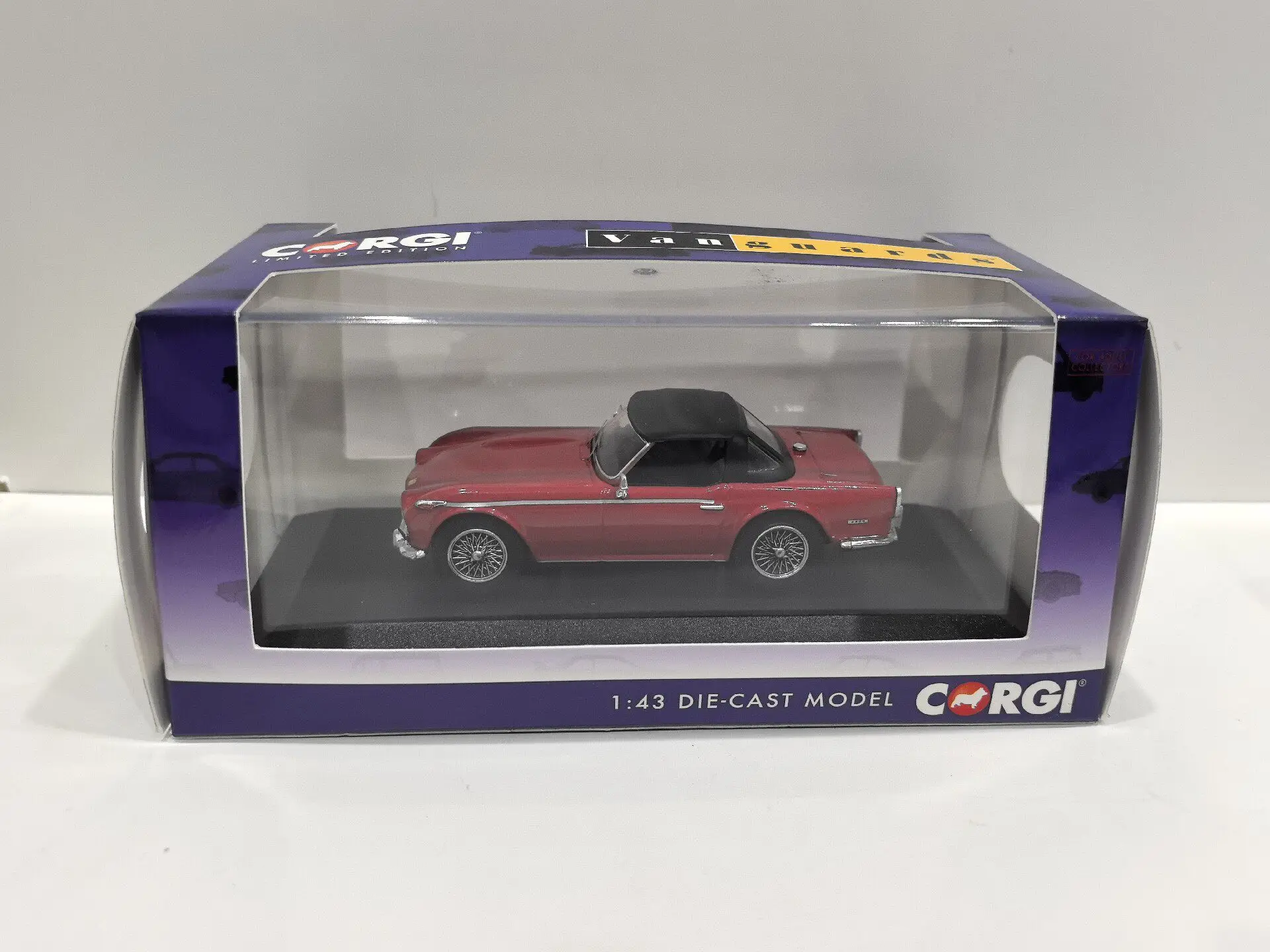 Diecast CORGI 1/43 Scale Triumph TR5 17 Alloy Car Model
Diecast CORGI 1/43 Scale Triumph TR5 17 Alloy Car Model