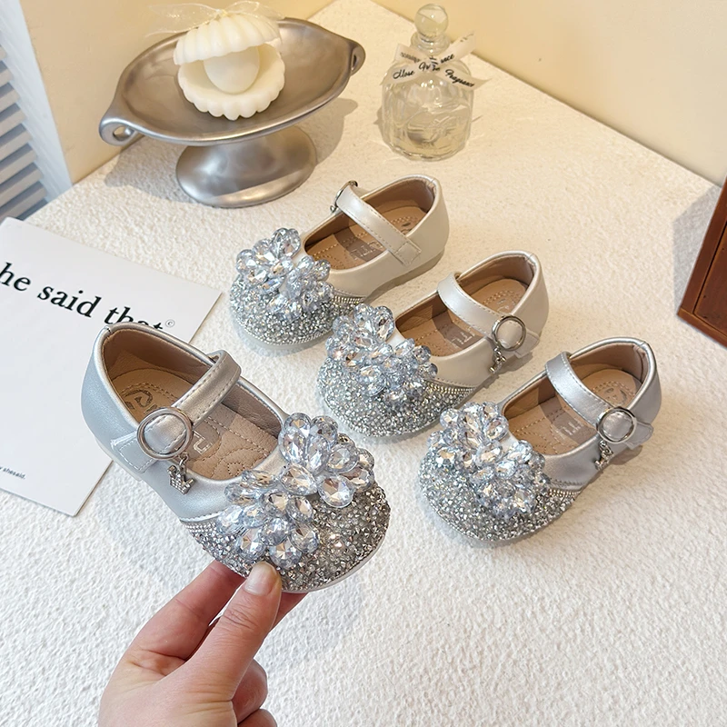 Детская обувь, детская обувь для девочек, весенне-осенние кожаные детские модельные туфли принцессы со стразами на мягкой подошве для фестиваля и вечеринки
Детская обувь, детская обувь для девочек, весенне-осенние кожаные детские модельные туфли принцессы со стразами на мягкой подошве для фестиваля и вечеринки