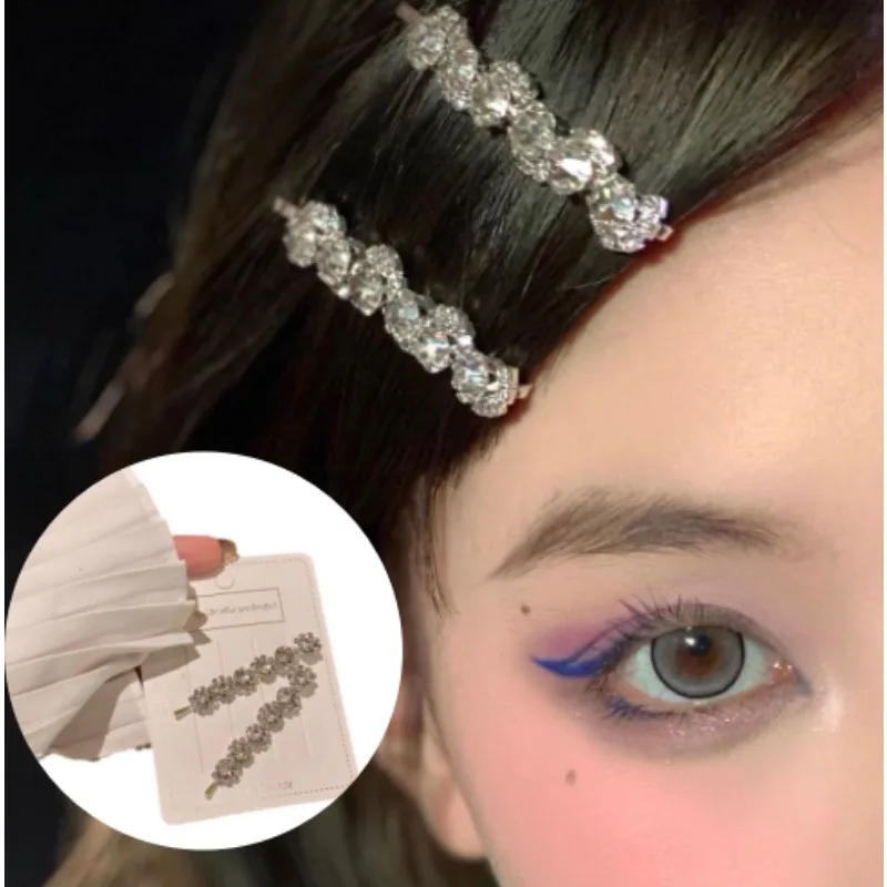 1 пара блестящих заколок для волос в виде цветка, модные металлические заколки с бриллиантами, летние блестящие заколки для волос
1 пара блестящих заколок для волос в виде цветка, модные металлические заколки с бриллиантами, летние блестящие заколки для волос