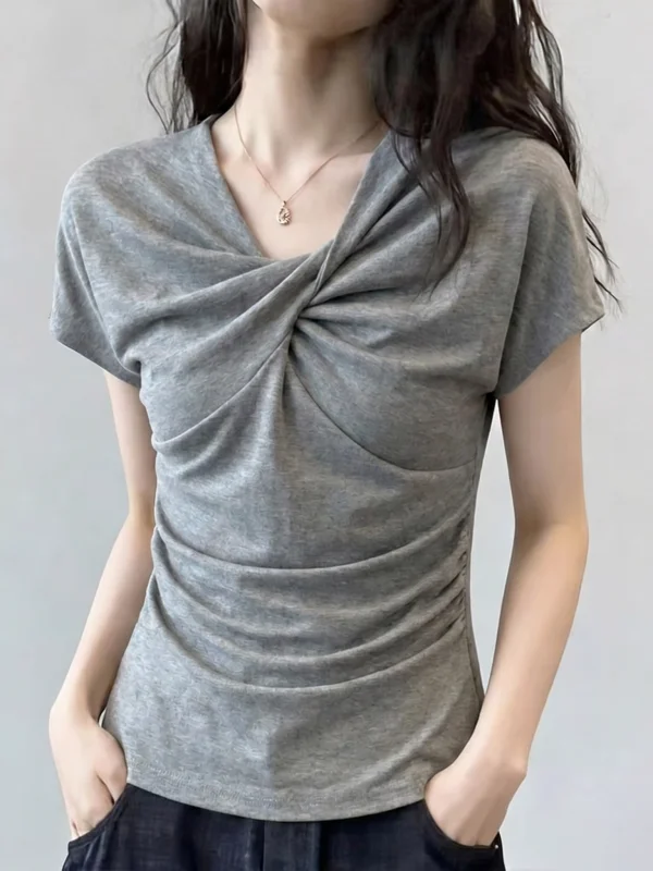 Elegant Grey Knot V-Neck Short Sleeve T-Shirt Women's Summer New Style Waist-Cinched Asymmetrical Top Korean Style Loose Fit
Elegant Grey Knot V-Neck Short Sleeve T-Shirt Women's Summer New Style Waist-Cinched Asymmetrical Top Korean Style Loose Fit