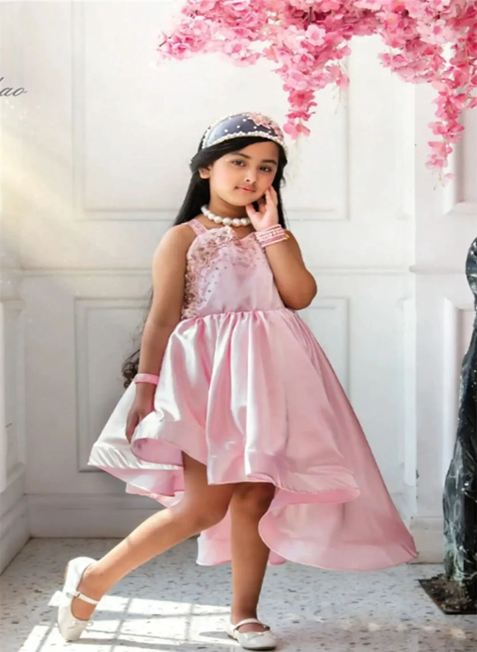 Elegant Pink Satin Flower Girl Dress for Wedding Sleeveless Beading Kids Princess Birthday Party First Communion Gown Customized
Elegant Pink Satin Flower Girl Dress for Wedding Sleeveless Beading Kids Princess Birthday Party First Communion Gown Customized