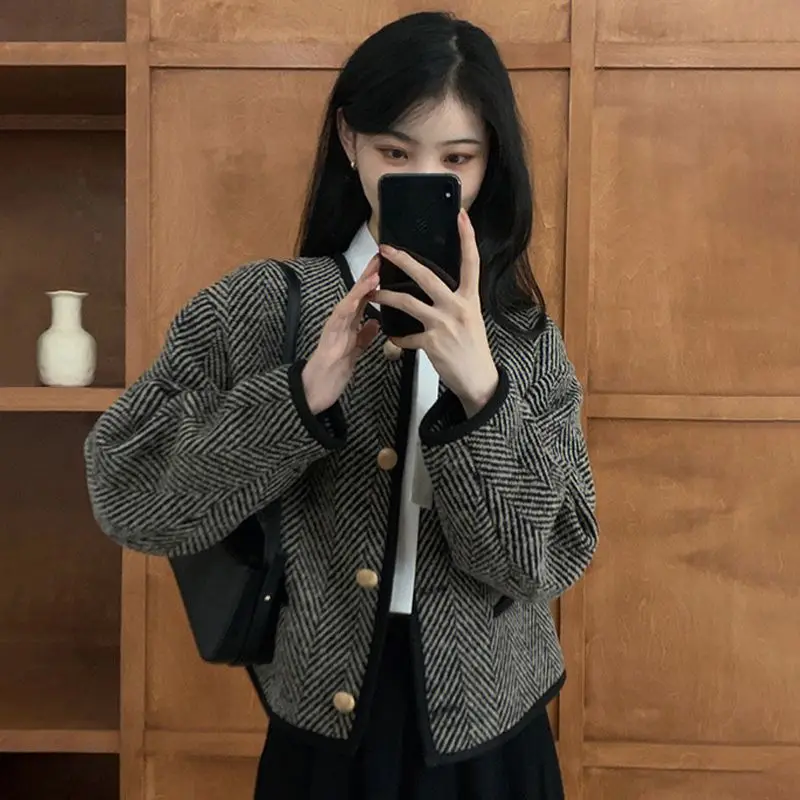 Women Autumn Winter Simplicity Office Lady O-neck Long Sleeve Coat Women Clothes Fashion Trend Solid Color All-match Casual Tops
Women Autumn Winter Simplicity Office Lady O-neck Long Sleeve Coat Women Clothes Fashion Trend Solid Color All-match Casual Tops