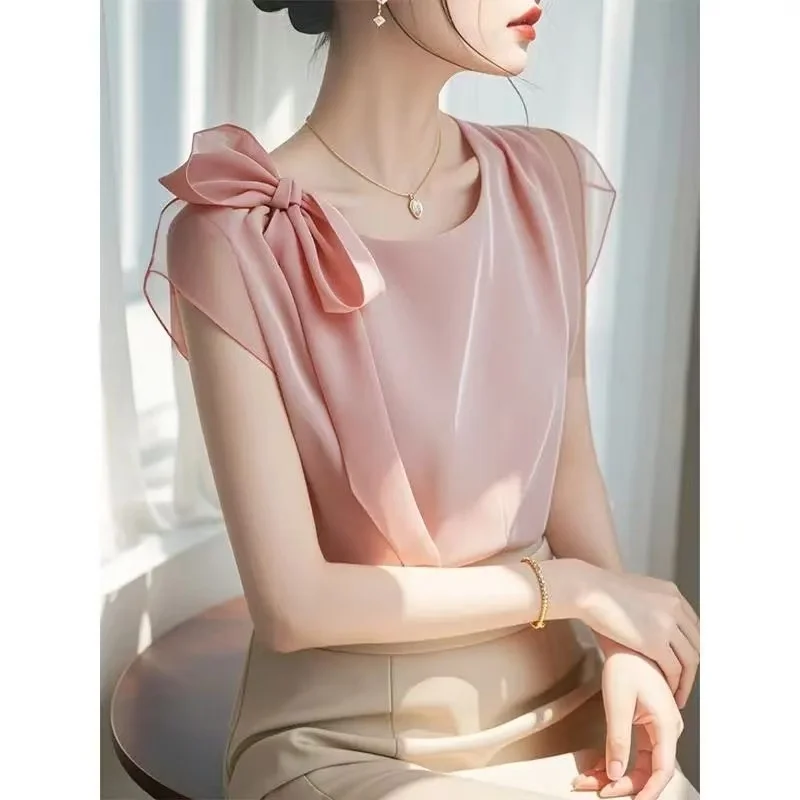 Sexy Bow 2025 New French High-end Chiffon Shirt for Women with Niche Beauty Short-sleeved Loose Pink Tops for Lady Summer wear
Sexy Bow 2025 New French High-end Chiffon Shirt for Women with Niche Beauty Short-sleeved Loose Pink Tops for Lady Summer wear