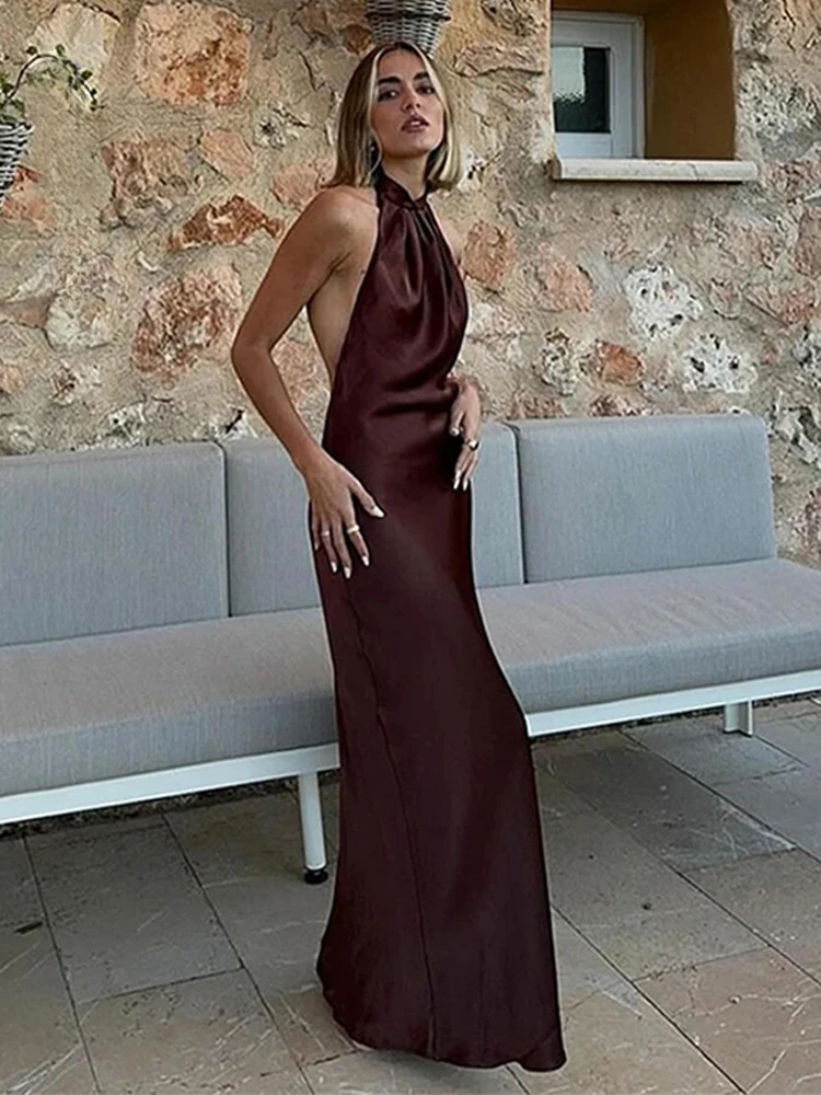 Женское платье с открытыми плечами и открытой спиной, без рукавов
Женское платье с открытыми плечами и открытой спиной, без рукавов