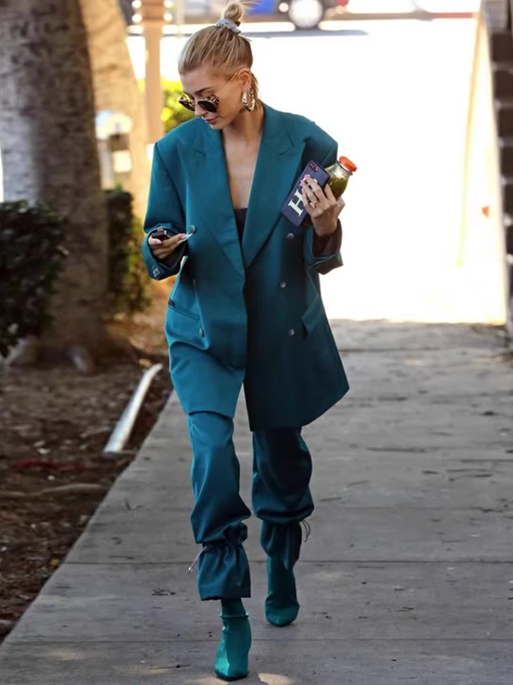 Hailey Baldwin Lake Blue Midi Double-Breasted Suit Jacket And Pants Fashion Set Women's Fashionable Spring Outfit Two-Piece Set
Hailey Baldwin Lake Blue Midi Double-Breasted Suit Jacket And Pants Fashion Set Women's Fashionable Spring Outfit Two-Piece Set
