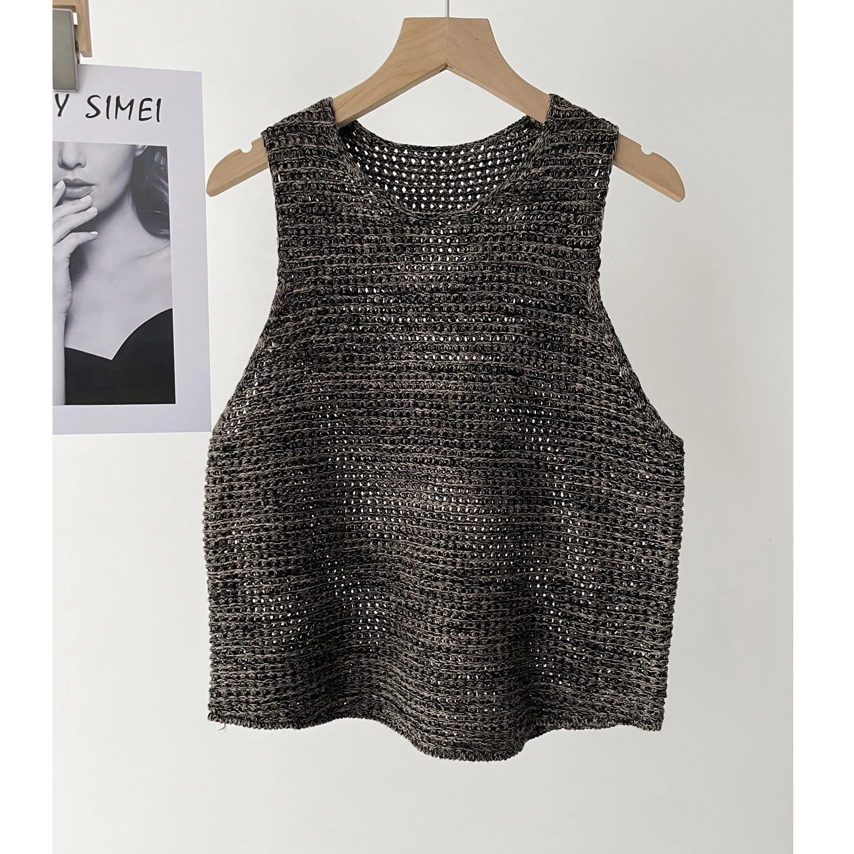 Women's Vacation Style Hollow Crew Neck I-Knitted Short Vest Sleeveless T-Shirt 16a-0696
Women's Vacation Style Hollow Crew Neck I-Knitted Short Vest Sleeveless T-Shirt 16a-0696
