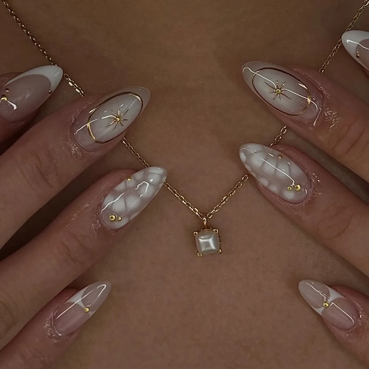 Wear Armor Long Almond White French Style Cloud Spotted Nail Art Star False Nail
Wear Armor Long Almond White French Style Cloud Spotted Nail Art Star False Nail