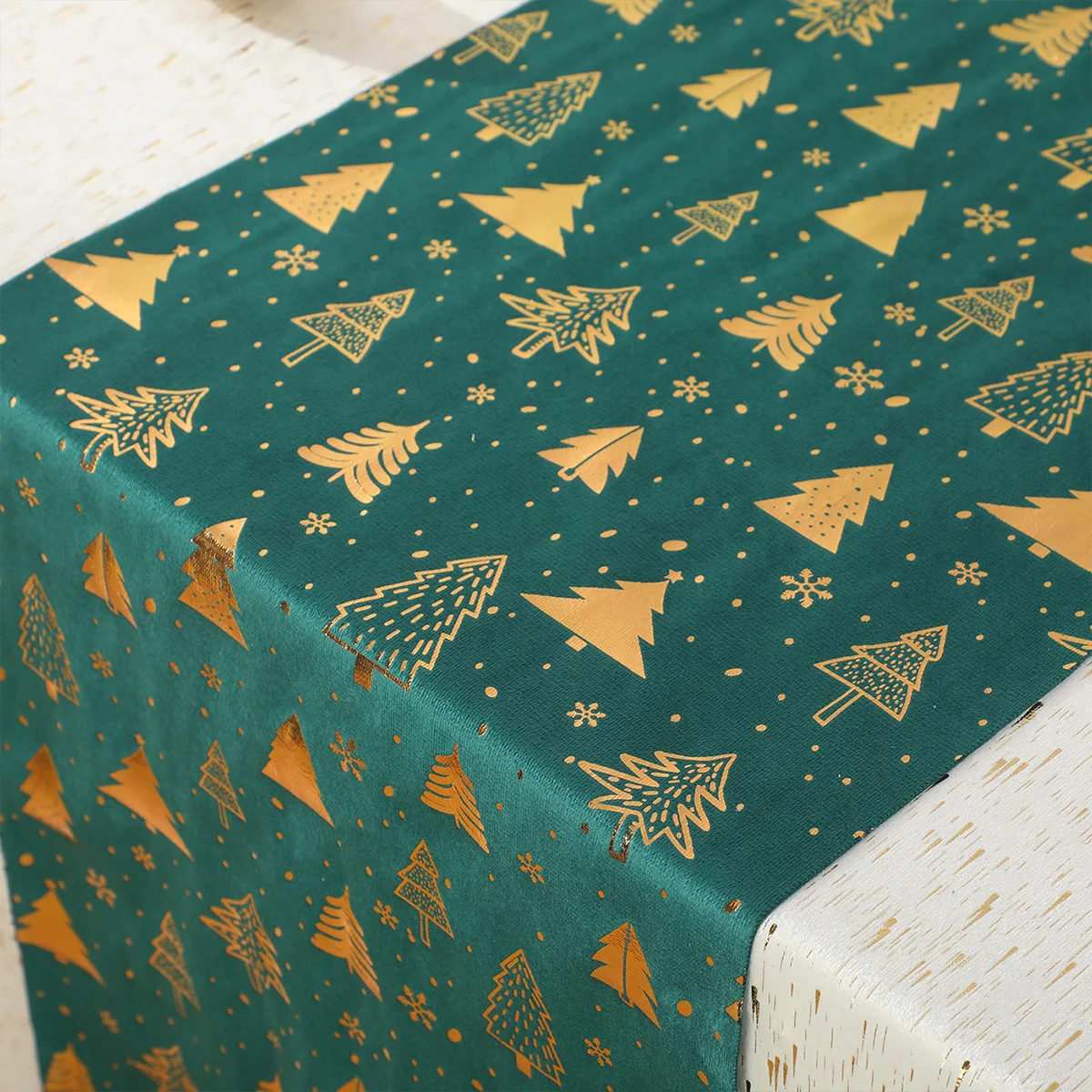 CX Christmas velvet bronzing table flag tablecloth festive banquet dinner decoration tablecloth
CX Christmas velvet bronzing table flag tablecloth festive banquet dinner decoration tablecloth