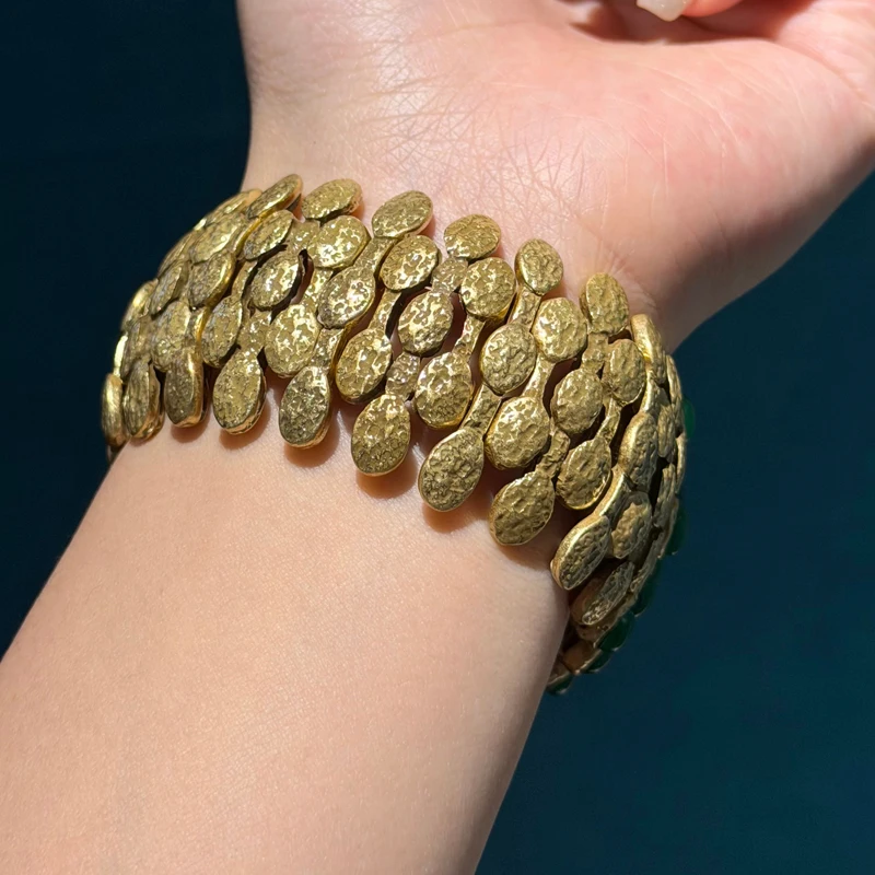 Vintage Honeycomb Wide Women Bracelet Antique Green Glaze Gold Color Elastic Bangle Luxury Jewelry Designer High Quality 2025
Vintage Honeycomb Wide Women Bracelet Antique Green Glaze Gold Color Elastic Bangle Luxury Jewelry Designer High Quality 2025