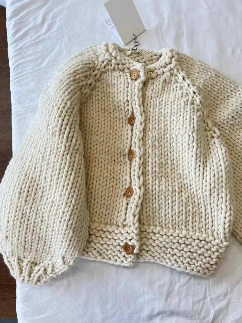 Shpmishal 2025 Early Autumn Fashion New Cardigan Women's High-end Fashion Top, Beige Fashion Sweater Female Clothing
Shpmishal 2025 Early Autumn Fashion New Cardigan Women's High-end Fashion Top, Beige Fashion Sweater Female Clothing