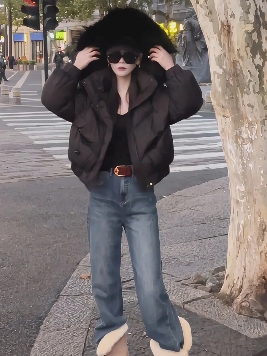 Модная короткая пуховая куртка для женщин с большим меховым воротником, для повседневной носки, белая, с наполнителем из чистого пуха, однотонная.
Модная короткая пуховая куртка для женщин с большим меховым воротником, для повседневной носки, белая, с наполнителем из чистого пуха, однотонная.