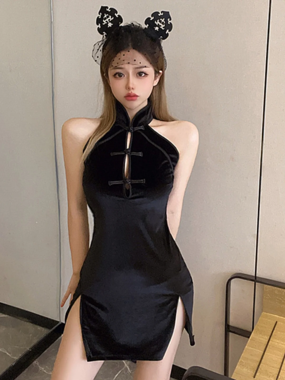 Spring Fashion Short Velvet Skirt High Waist Hollow out Chest Shaping Qipao Dress with Button Detail Women's Slim Fit Dress
Spring Fashion Short Velvet Skirt High Waist Hollow out Chest Shaping Qipao Dress with Button Detail Women's Slim Fit Dress