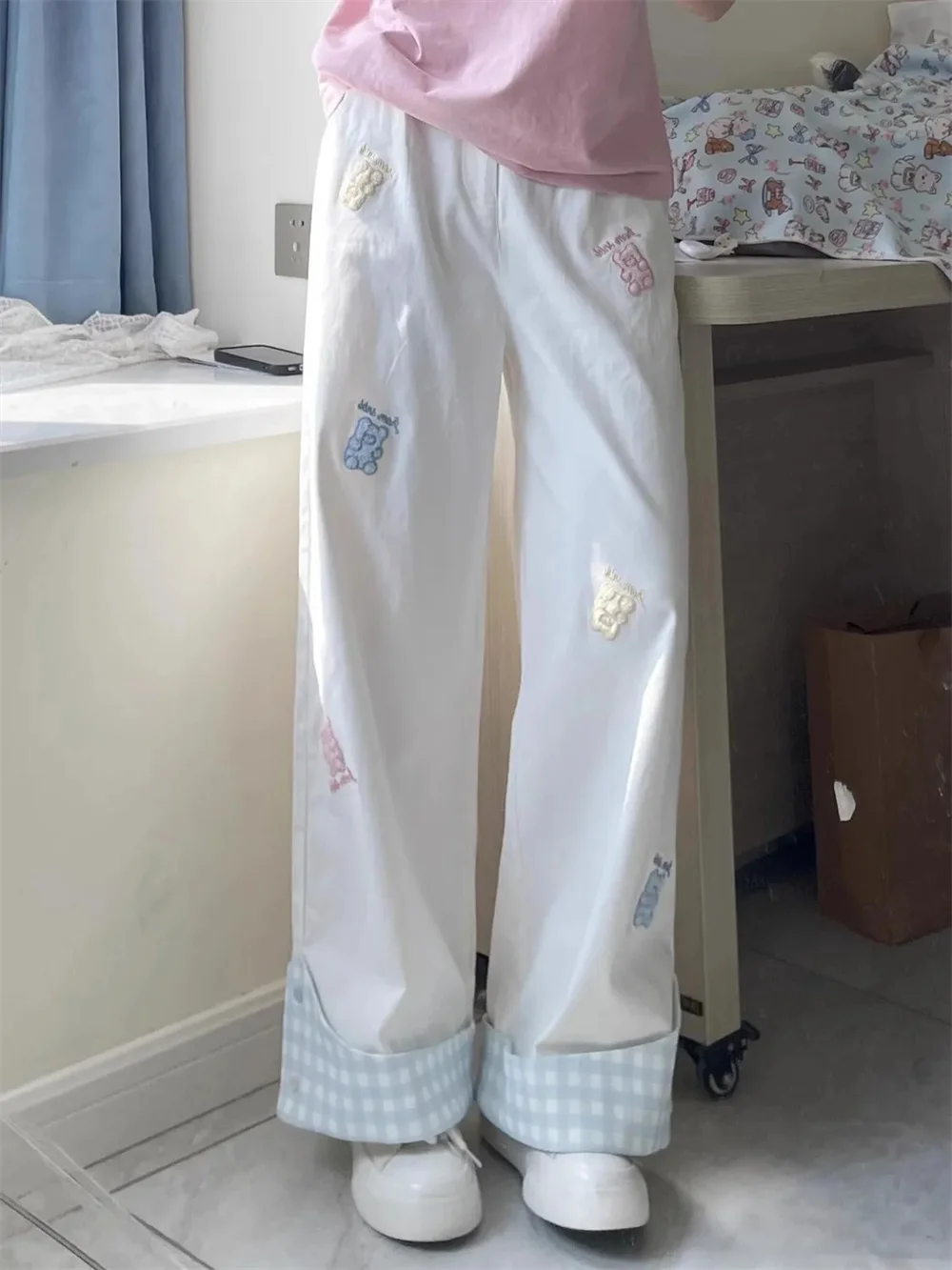 Bear Embroidery Plaid Pattern Print Patchwork Straight Denim Pants Women Summer Loose High Waisted Sweet Y2k American Chic Jeans
Bear Embroidery Plaid Pattern Print Patchwork Straight Denim Pants Women Summer Loose High Waisted Sweet Y2k American Chic Jeans