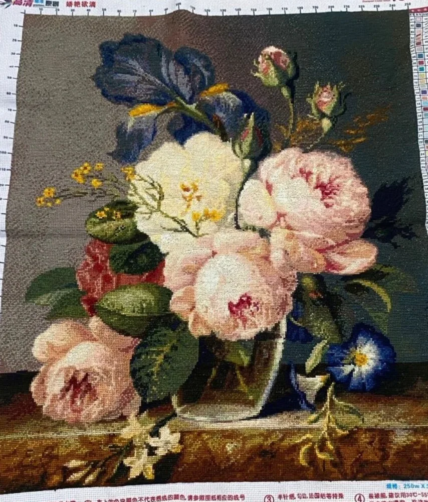 (Finished product) Pure handmade cross stitch, delicate and charming vase with full embroidery of 63 * 72 cm
(Finished product) Pure handmade cross stitch, delicate and charming vase with full embroidery of 63 * 72 cm
