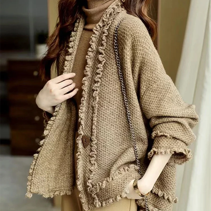 Spring and Autumn New Simple Commuting Loose Lazy Style Cardigan Sweater High end Fashion Temperament Casual Top Knitted Sweater
Spring and Autumn New Simple Commuting Loose Lazy Style Cardigan Sweater High end Fashion Temperament Casual Top Knitted Sweater