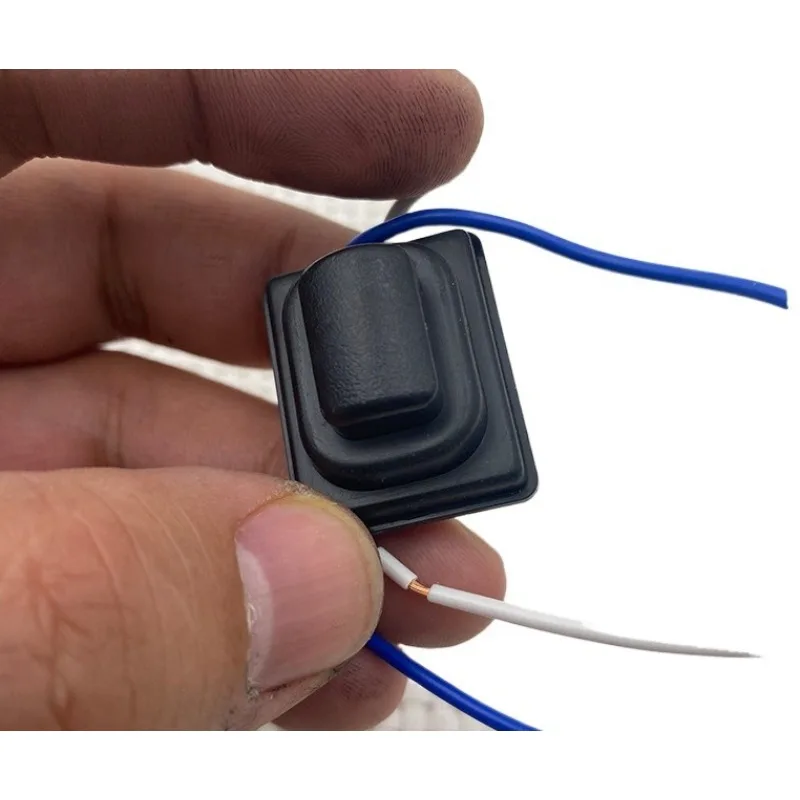 82657-G5000 82657G5000 Front Door Inductive Pull-Handle Push Button Switch for KIA Niro Automobile Part Brand New
82657-G5000 82657G5000 Front Door Inductive Pull-Handle Push Button Switch for KIA Niro Automobile Part Brand New