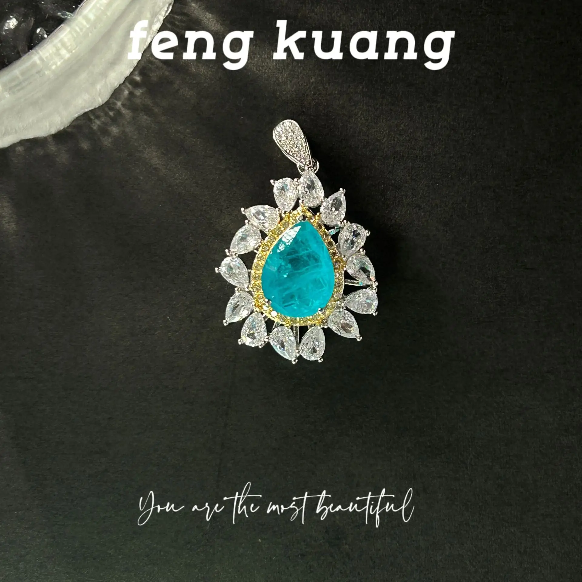 ML-HR Moissanite Style Summer New Simulated Colour Jewellery Paraiba Neon Blue Deluxe Set Pendant
ML-HR Moissanite Style Summer New Simulated Colour Jewellery Paraiba Neon Blue Deluxe Set Pendant