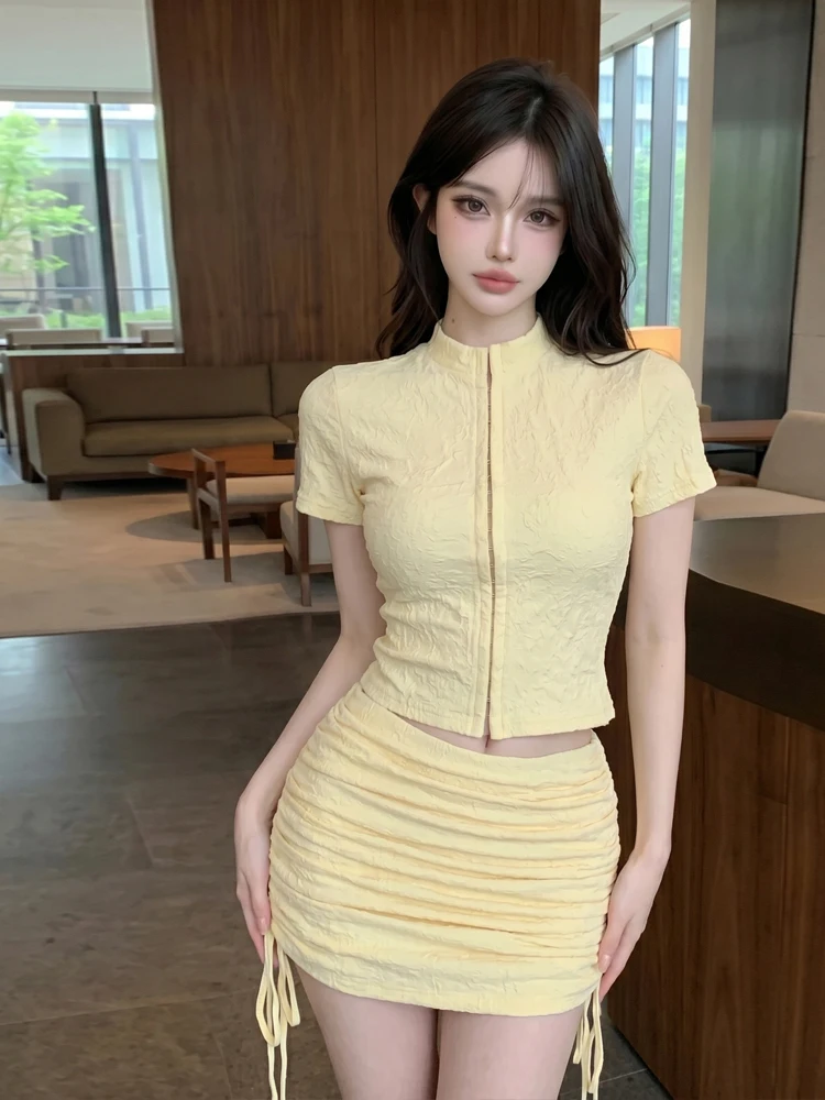 Fashionable Sexy Short Sleeve Button up Slim Fit Cardigan with Drawstring Pleated High Waist Skirt Women's Summer Casual Outf...
Fashionable Sexy Short Sleeve Button up Slim Fit Cardigan with Drawstring Pleated High Waist Skirt Women's Summer Casual Outf...