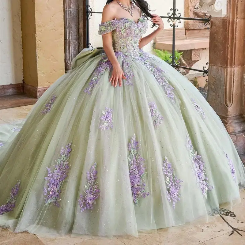 Light Green Shiny Quinceanera Dresses Ball Gown Lace Applique Beaded Crystal Tull With Bow Corset Sweet 16 Dress Vestidos De 15
Light Green Shiny Quinceanera Dresses Ball Gown Lace Applique Beaded Crystal Tull With Bow Corset Sweet 16 Dress Vestidos De 15