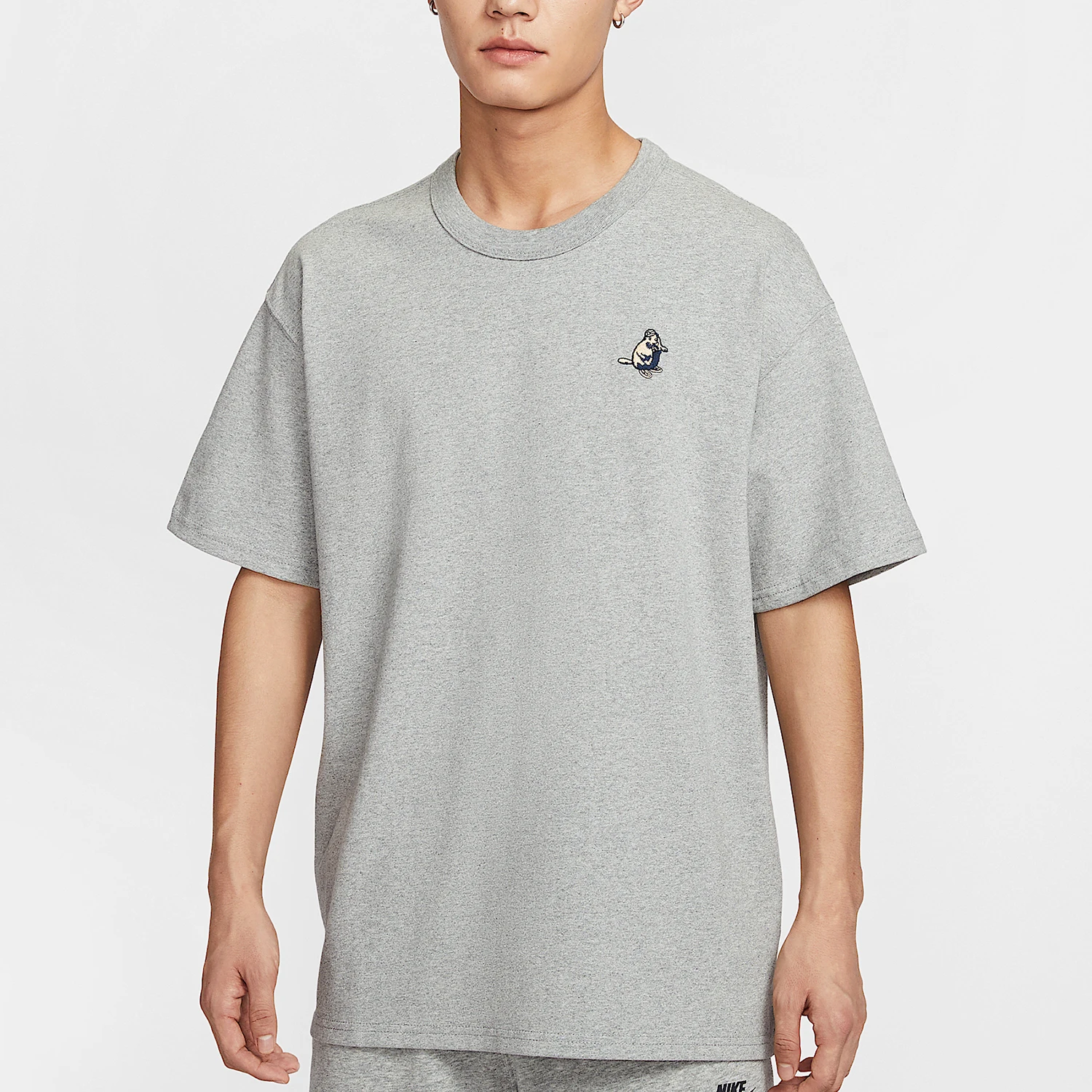Оригинальная мужская футболка Nike Sportswear с принтом в стиле ретро, модель IH0818-063
Оригинальная мужская футболка Nike Sportswear с принтом в стиле ретро, модель IH0818-063