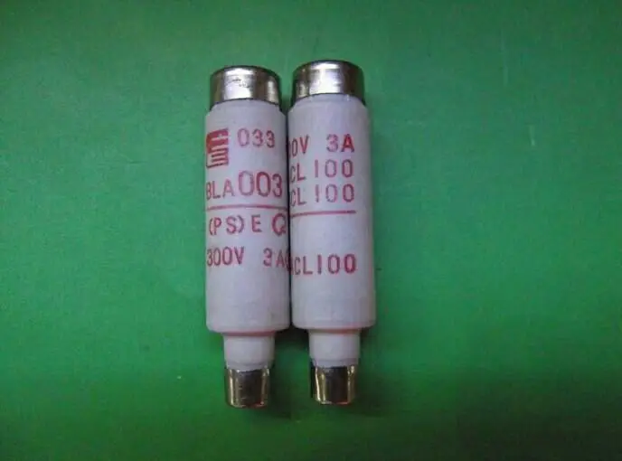 Fuses: BLA003 3A 300VDC 600VAC / BLA005 5A / BLA010 10A / BLA015 / BLA020 / BLA030
Fuses: BLA003 3A 300VDC 600VAC / BLA005 5A / BLA010 10A / BLA015 / BLA020 / BLA030