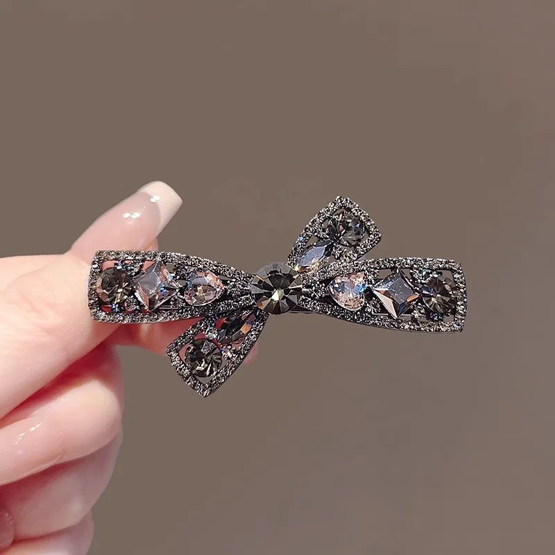Versatile Hollow Black Rhinestone Side Bang Hair Clip Korean Fashion Duckbill Fringe Holder for Women
Versatile Hollow Black Rhinestone Side Bang Hair Clip Korean Fashion Duckbill Fringe Holder for Women