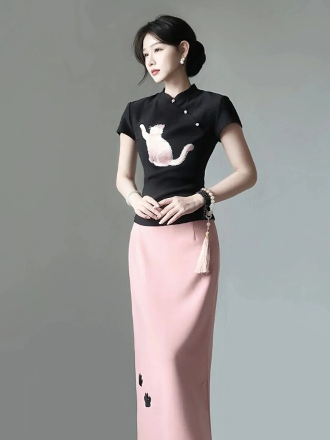 New Chinese Style Set High Sense Personality Top Wrap around Skirt Half Length Skirt Elegant And Proper Summer Fashion Set
New Chinese Style Set High Sense Personality Top Wrap around Skirt Half Length Skirt Elegant And Proper Summer Fashion Set