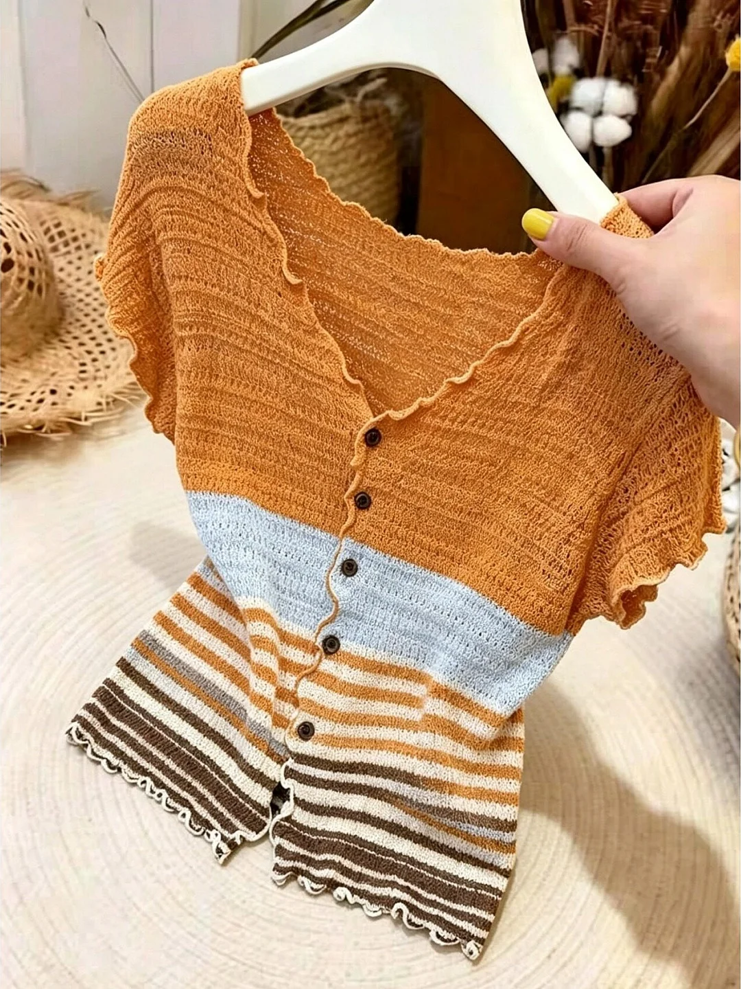 Korean Style Striped Color Block Knitted Cardigan Women's Slim Fit Top Unique Summer New Arrival Breathable V-Neck Short Sleeve
Korean Style Striped Color Block Knitted Cardigan Women's Slim Fit Top Unique Summer New Arrival Breathable V-Neck Short Sleeve