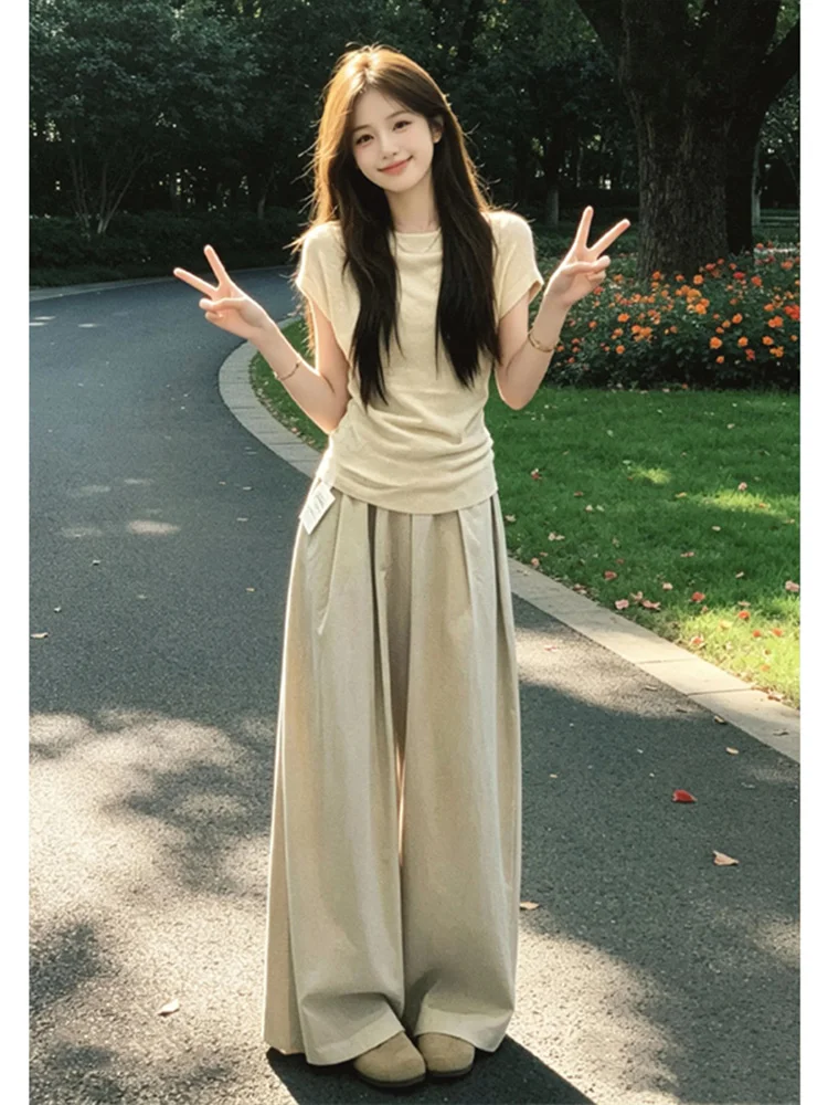 Casual Women's Set 2026 New Loose Waist Short Sleeve T-Shirt Wide Leg Pants High Fashion Sense Two-Piece Set Breathable Summe...
Casual Women's Set 2026 New Loose Waist Short Sleeve T-Shirt Wide Leg Pants High Fashion Sense Two-Piece Set Breathable Summe...