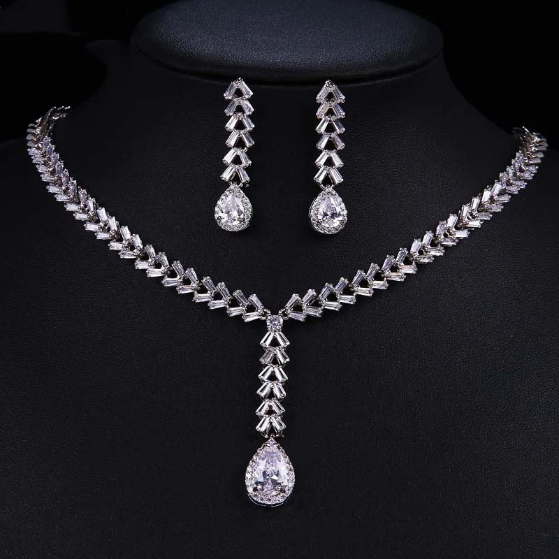 Bridal Zircon Jewelry 2Pcs Set, Long Necklace with Water Drop Pendant & Matching Earrings for Wedding Wear
Bridal Zircon Jewelry 2Pcs Set, Long Necklace with Water Drop Pendant & Matching Earrings for Wedding Wear