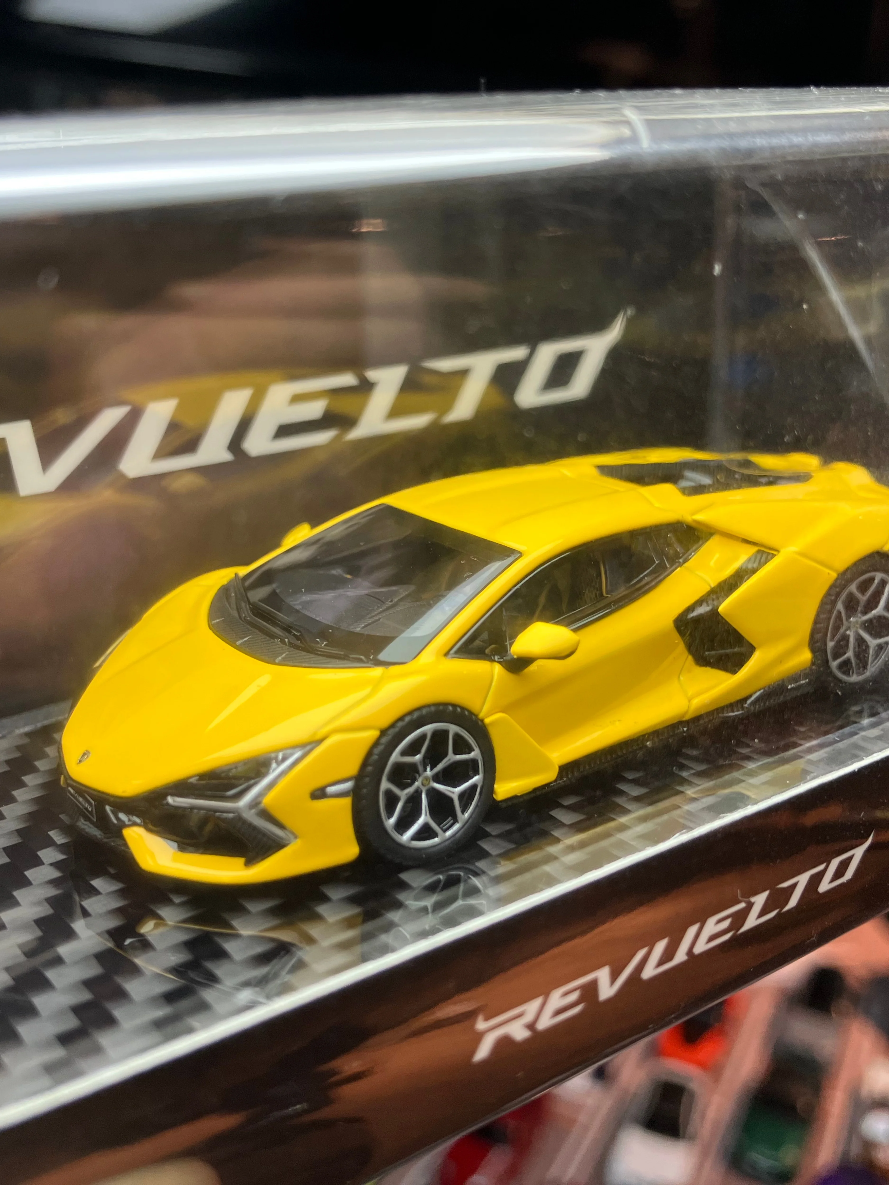 LCD 1:64 Revuelto Yellow Diecast Model Car Collection Limited Edition Alloy
LCD 1:64 Revuelto Yellow Diecast Model Car Collection Limited Edition Alloy