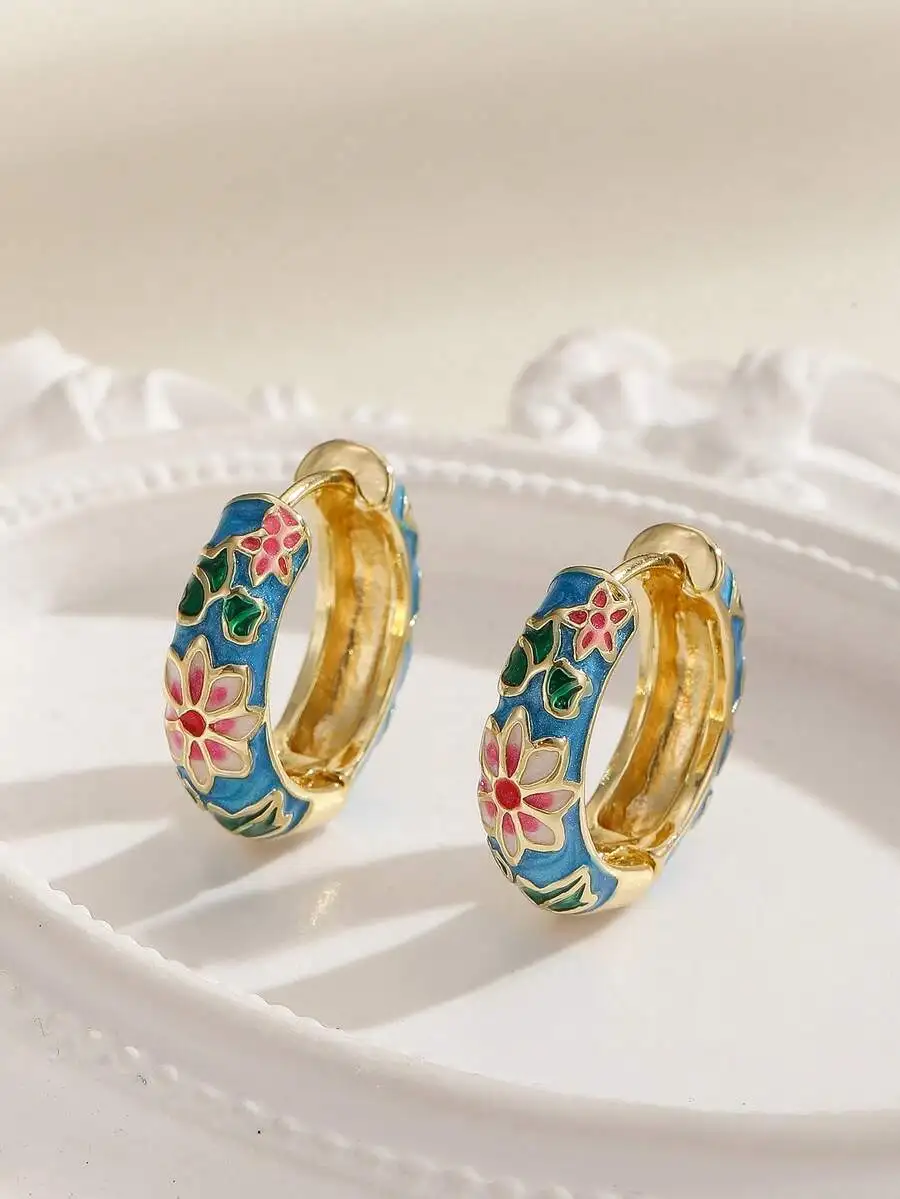 Fashion Copper Alloy Flower Pattern Hoop Earrings For Women
Fashion Copper Alloy Flower Pattern Hoop Earrings For Women