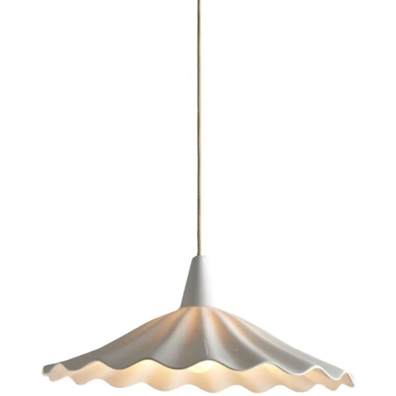 Full spectrum cream wind ceramic small chandelier American French Nordic pleated lotus leaf shape
Full spectrum cream wind ceramic small chandelier American French Nordic pleated lotus leaf shape