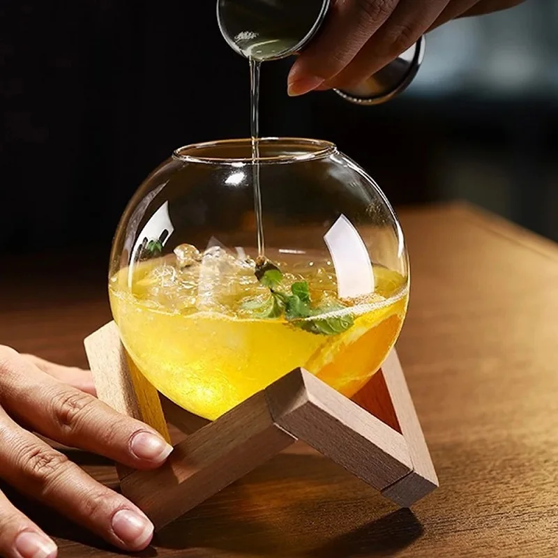 480ml Spherical Cocktail Glass With Wood Stand Unique Shape Bar Glassware Drink Cup Round Ball Cocktail Cup Glass Cup Bar Sets
480ml Spherical Cocktail Glass With Wood Stand Unique Shape Bar Glassware Drink Cup Round Ball Cocktail Cup Glass Cup Bar Sets