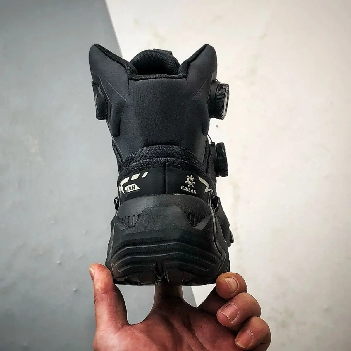 Neutral Trail Running Shoes Mens Mesh Breathable Jogging Sneakers Soft Cushioning Sneakers Mens Anti-slip Walking Shoes
Neutral Trail Running Shoes Mens Mesh Breathable Jogging Sneakers Soft Cushioning Sneakers Mens Anti-slip Walking Shoes