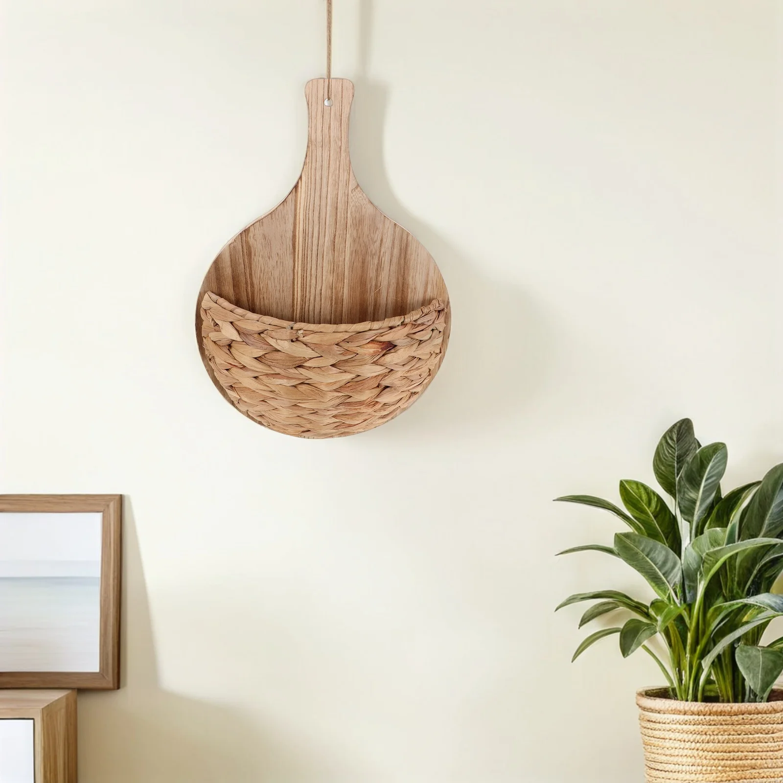 Woven Wall Basket for Plants Hanging Sundries Storage Mounted Flower Decoration Straw
Woven Wall Basket for Plants Hanging Sundries Storage Mounted Flower Decoration Straw
